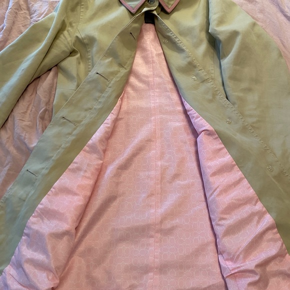 Coach light jacket 🧥 - Picture 2 of 5